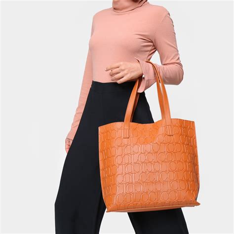 bolsa colcci grande caramelo|colcci shirt.